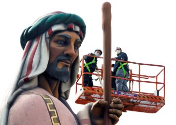 Un San José de seis pisos de alto Un San José de seis pisos de alto