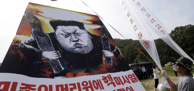 Manifestantes contra el líder norcoreano tras la última prueba nuclear. Manifestantes contra el líder norcoreano tras la última prueba nuclear.