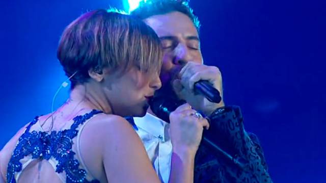 Chenoa y Bisbal cantando 'Escondidos' en 'OT: El reencuentro'. Chenoa y Bisbal cantando 'Escondidos' en 'OT: El reencuentro'.