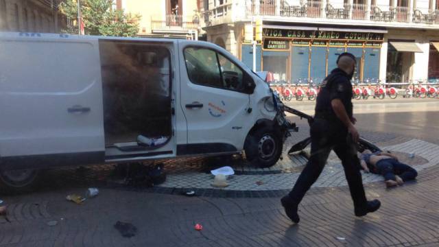 La furgoneta usada en el atentado de La Rambla.