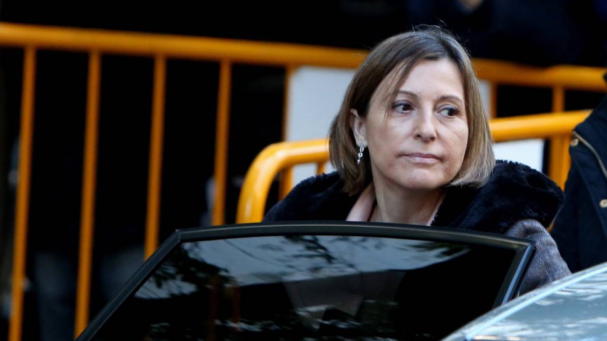 Prisión eludible con fianza de 150.000 euros para Carme Forcadell
