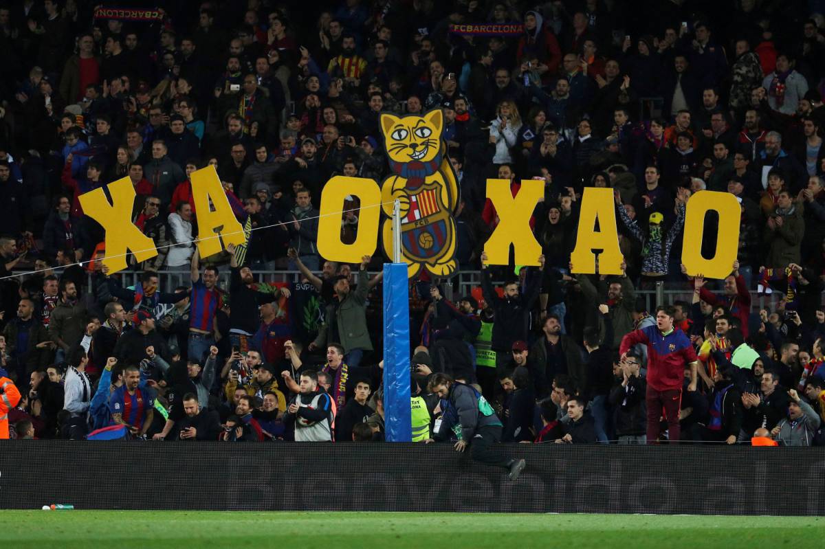 Pancartas en el Camp Nou durante el derbi contra el Espanyol.