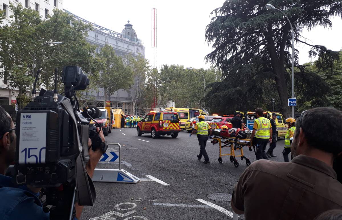 Equipos de emergencia, en el hotel Ritz de Madrid.