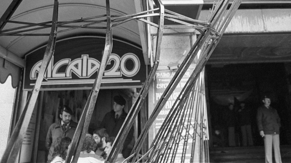 Entrada a la discoteca Alcalá 20, el 17 de diciembre de 1983.