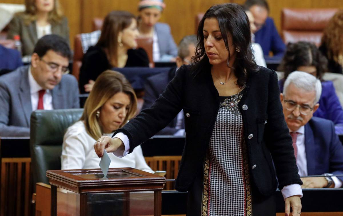 Andalucía inicia un nuevo ciclo político con un Parlamento controlado por la derecha