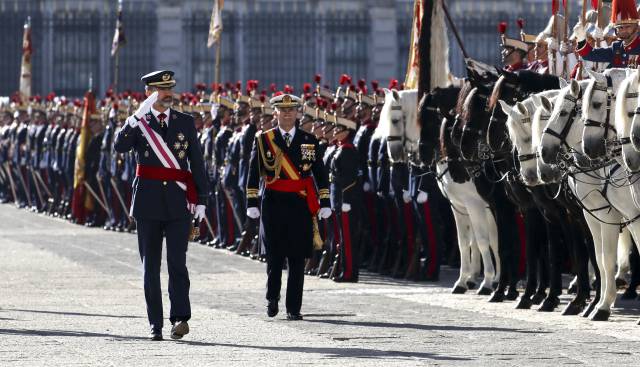 El Rey agradece a los militares su “profundo compromiso” con la Constitución