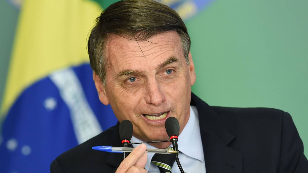 Bolsonaro dá o primeiro passo para facilitar posse de arma no Brasil