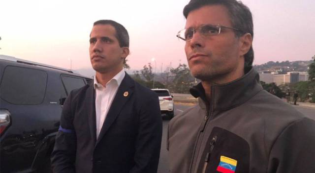 Leopoldo López es liberado de su arresto domiciliario por fuerzas antichavistas