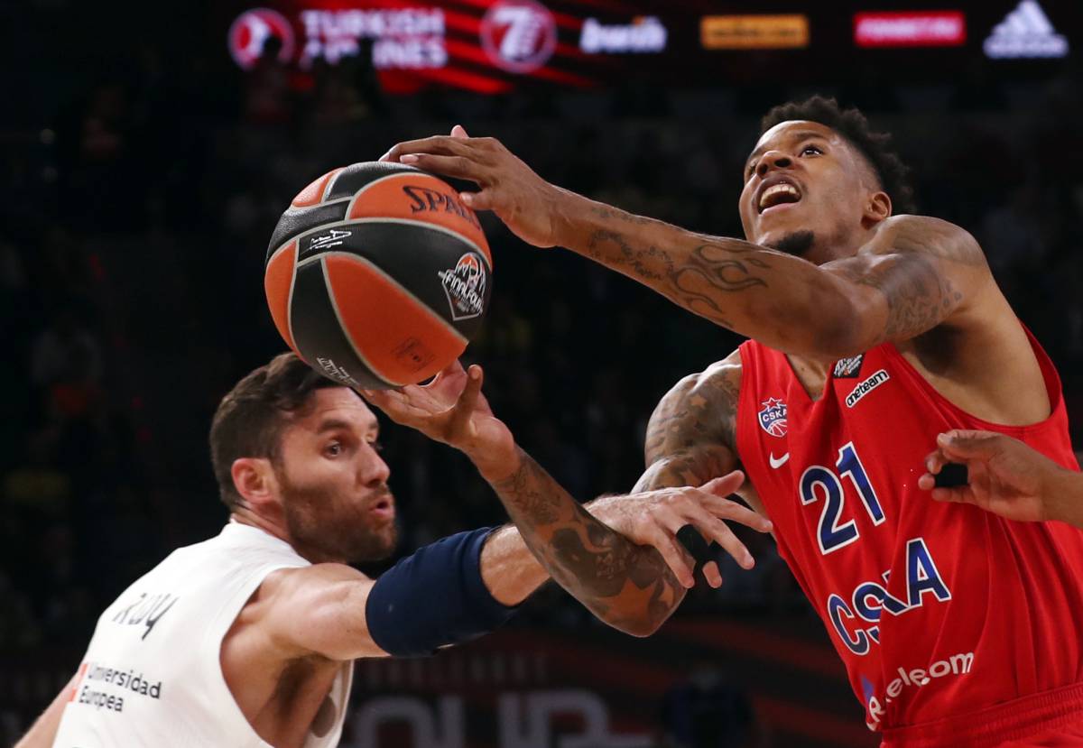 Basketball - EuroLeague Final Four Semi Final B - CSKA Moscow vs Real Madrid - Fernando Buesa Arena, Vitoria-Gasteiz, Spain - May 17, 2019 CSKA Moscow’s Will Clyburn in action with Real Madrid’s Rudy Fernandez. REUTERSSergio Perez