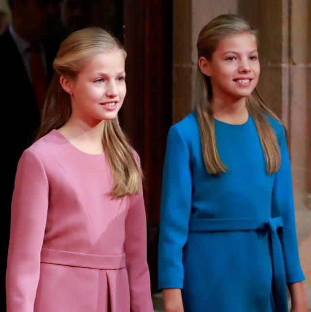 La princesa de Asturias y la infanta Sofía, a su llegada a la recepción con los galardonados.