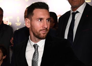 Barcelona's Argentinian forward Lionel Messi arrives to attend the Ballon d'Or France Football 2019 ceremony at the Chatelet Theatre in Paris on December 2, 2019. (Photo by FRANCK FIFE AFP)