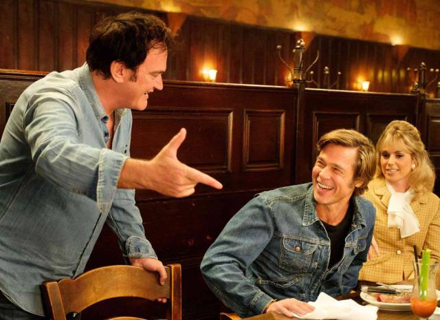 Quentin Tarantino (izquierda) y Brad Pitt, en el rodaje de 'Érase una vez en... Hollywood'.