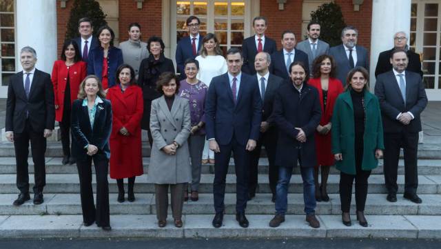 El primer Consejo de Ministros del nuevo Gobierno de Sánchez, en directo