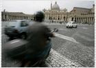 El Vaticano presenta los Diez Mandamientos de la carretera