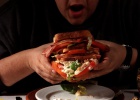 Expertos de Oxford proponen gravar la comida menos saludable