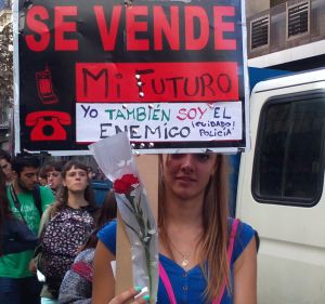 Miles de estudiantes salen a la calle en toda España contra los recortes