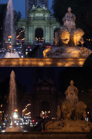 La Cibeles y la Puerta de Alcalá de Madrid, con iluminación y sin ella el año pasado.