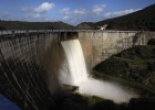 Decenas de municipios blindan o rescatan el agua de la privatización Decenas de municipios blindan o rescatan el agua de la privatización