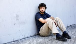 El estudiante Miguel Rodríguez dice que los recortes se notan en la atención que reciben los docentes.