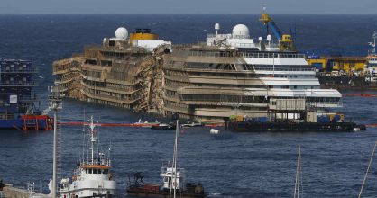 El 'Costa Concordia', tras el reflotamiento.