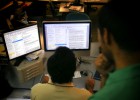 Los empleados no están obligados a dar su móvil o su correo personal