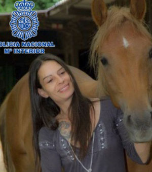 Una mujer degüella a su bebé mientras estaba detenida por la Guardia Civil