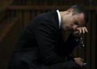 Pistorius se quiebra al explicar cómo mató a su novia Pistorius se quiebra al explicar cómo mató a su novia