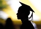 Obama presiona a los campus para combatir los abusos contra mujeres