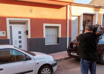 Una mujer, ingresada en Murcia tras cortarle el cuello su pareja