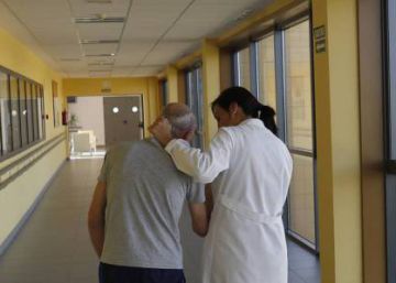 Un fàrmac experimental aconsegueix alentir l’alzheimer