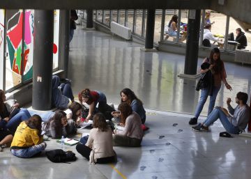 El Govern espanyol busca corregir que un màster català costi el triple que en altres comunitats