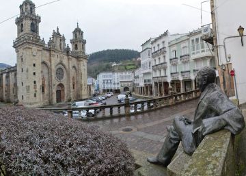 La Iglesia aparta al exdeán de la Catedral de Santiago acusado de tocamientos a jóvenes