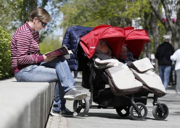 Más de la mitad de españolas de 45 a 49 años sin hijos habría querido tenerlos