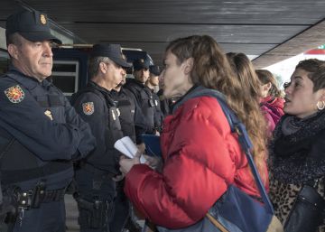 Las feministas valencianas se autoinculpan como protesta por las multas impuestas el 8-M