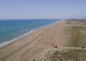 Cientos de personas para limpiar las playas