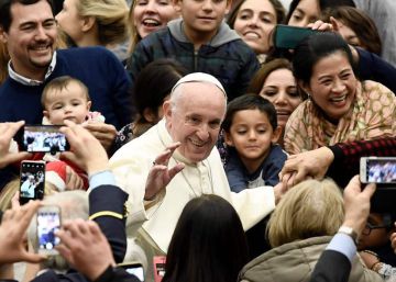 El Papa asegura que la Iglesia “nunca más encubrirá o subestimará” los abusos de “los lobos”
