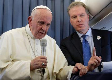 Dimiten los portavoces del Papa, Greg Burke y Paloma García Ovejero