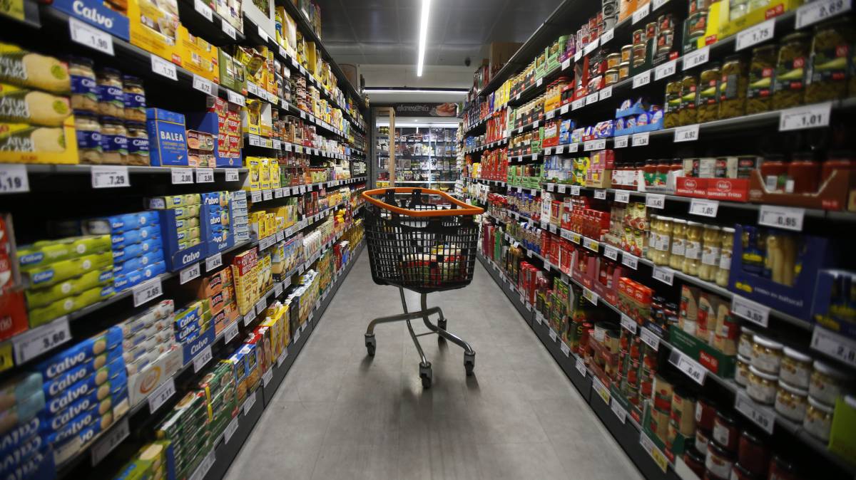 Alimentos en un supermercado.