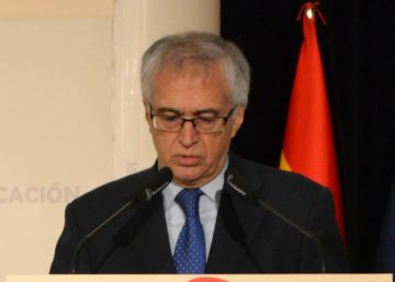 El presidente de la FAPE alerta de la inminente “avalancha” de noticias falsas