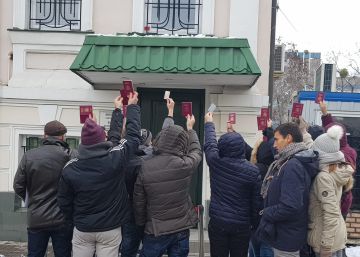 Exteriores frena otra vez el registro de bebés de vientres de alquiler en Kiev