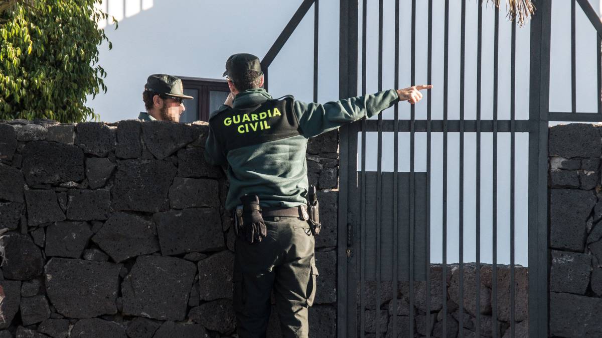 La Guardia Civil, en el domicilio de Romina Celeste.