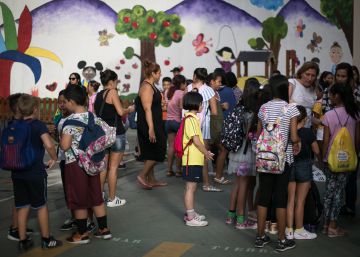 L’escola pública assumeix dos de cada tres alumnes vulnerables