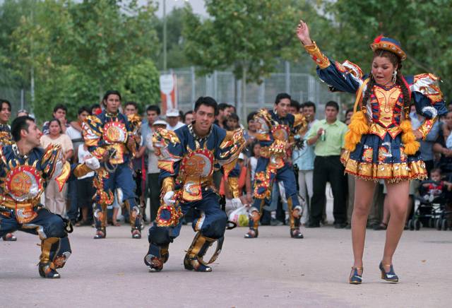 Usera construye su identidad multirracial alrededor de un parque