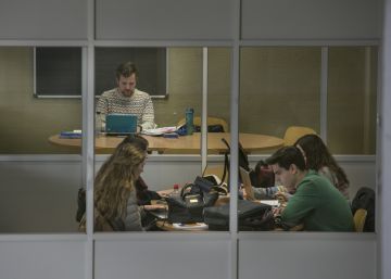 La paradoja de la universidad pública: más títulos y menos alumnos