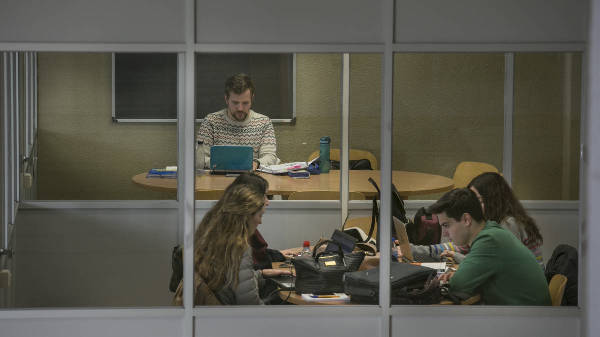 Alumnos en la Universidad Autónoma de Barcelona.