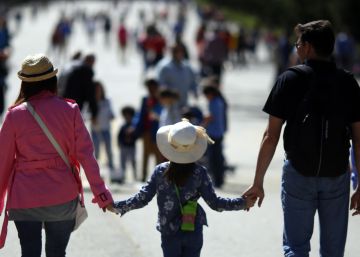 El Gobierno centraliza la adopción internacional