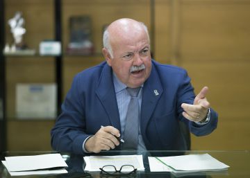 Un alto cargo de la Sanidad andaluza introduce en los hospitales un fármaco de su antigua empresa
