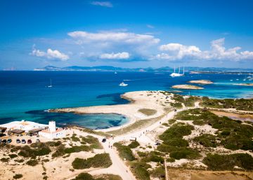 Formentera posa fre: només circularan 4.980 cotxes de turistes i de lloguer per dia a l’estiu