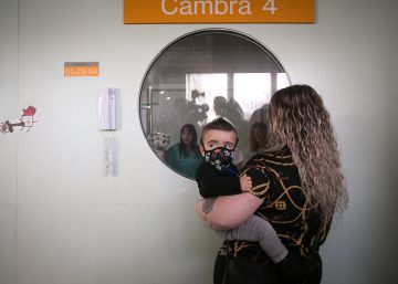 Curat el primer ‘nen bombolla’ detectat a Catalunya amb la prova del taló