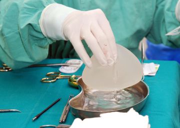 Francia prohíbe algunos implantes mamarios por su potencial cancerígeno